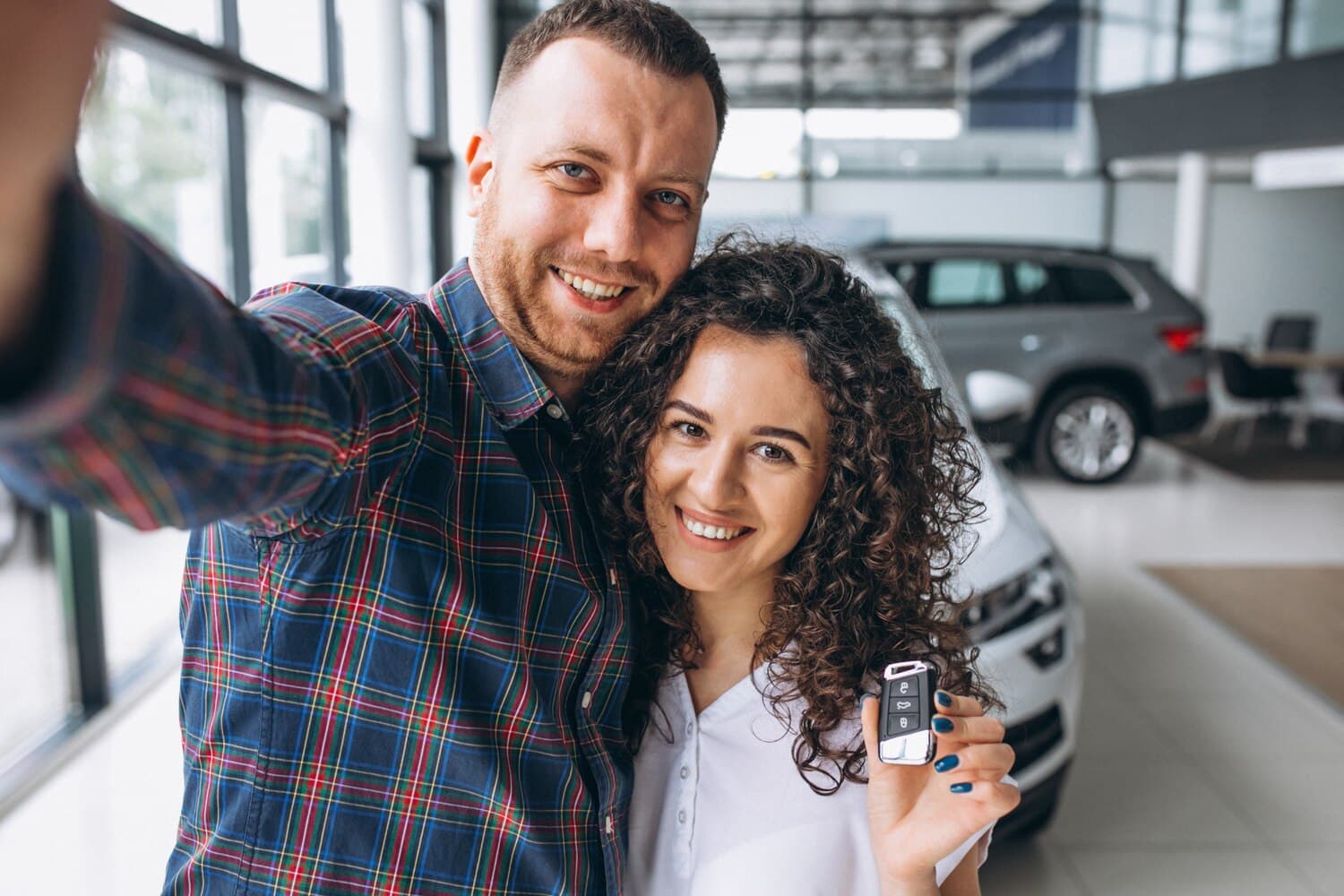 Carvana vs. Local Dealerships: Buying Your First US Car with an International License