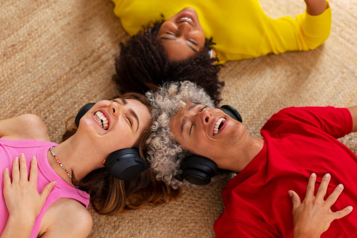 Top UK Podcasts to Learn English in 2025