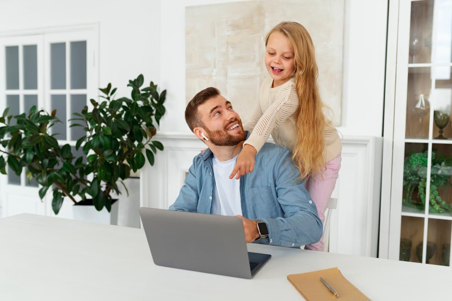 Navigating the 2026 UK Flexible Working Request Changes: Tips for New Expat Parents