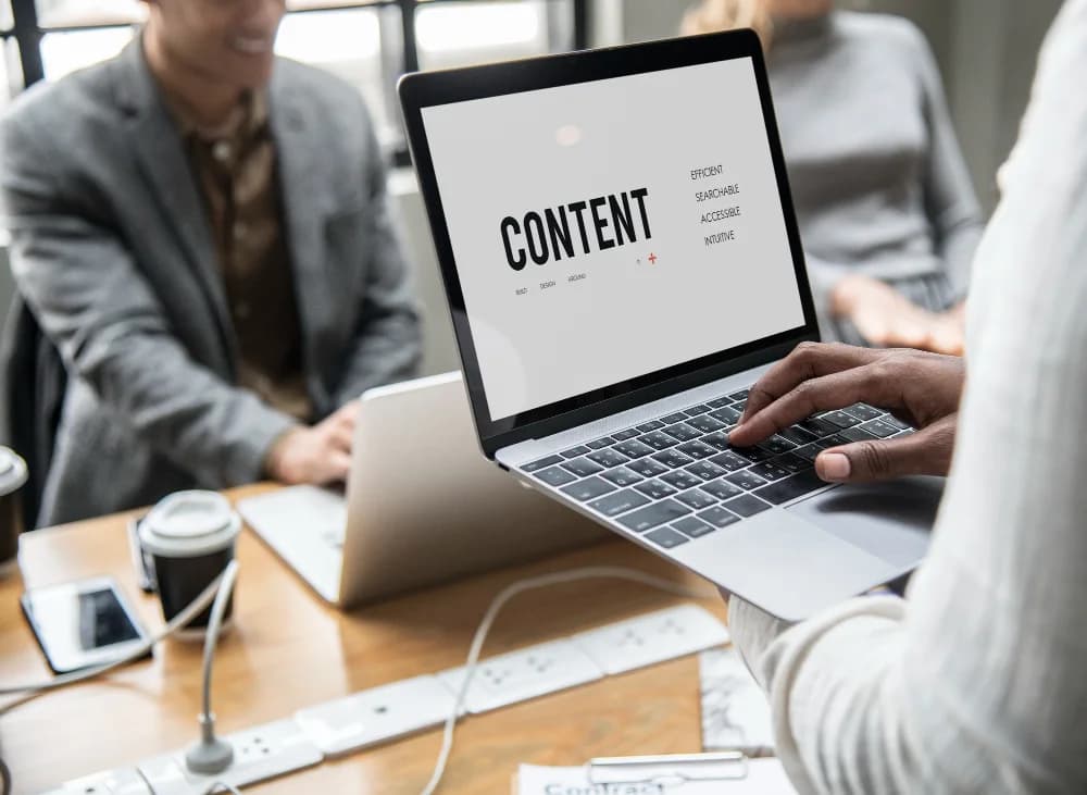B2B Copywriting & Technical Content Strategy: Crafting High-Converting Digital Media
